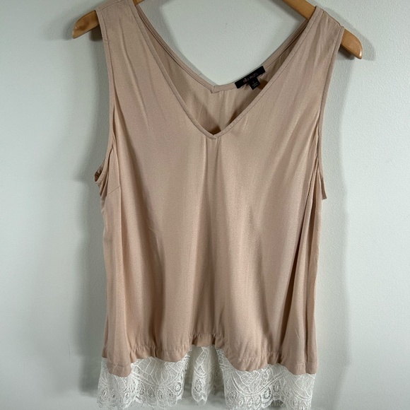 Ella Moss Tops - ELLA MOSS TAN TANK V-NECK LACE Large